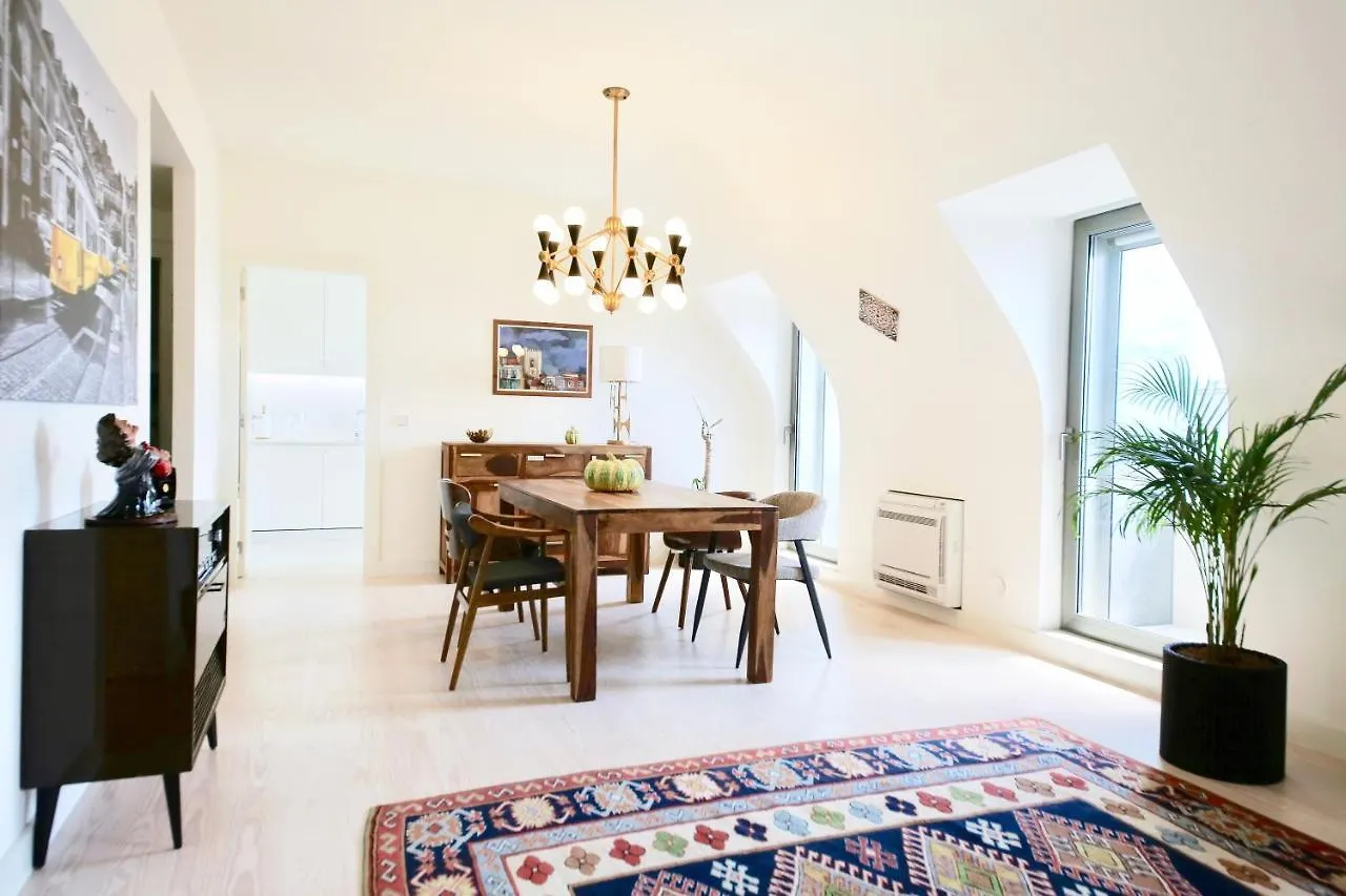 Luxury Apartment By Myplaceforyou, Very Quiet, Close To Time Out Market Lisbona Portogallo
